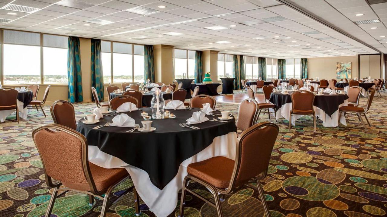 | Holiday Inn Hotel & Suites Overland Park-West, an IHG Hotel