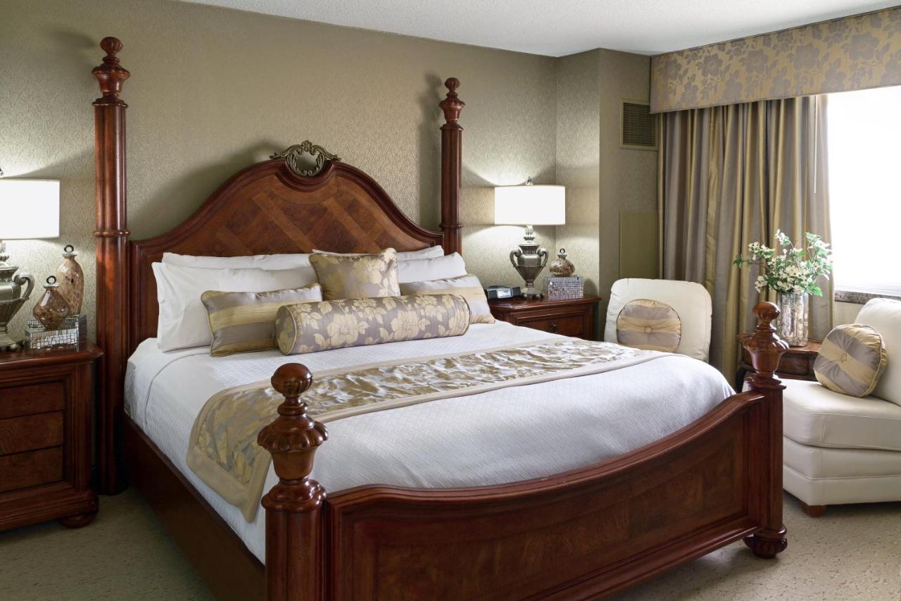 Presidential Suite at Crowne Plaza Minneapolis West, an IHG Hotel
