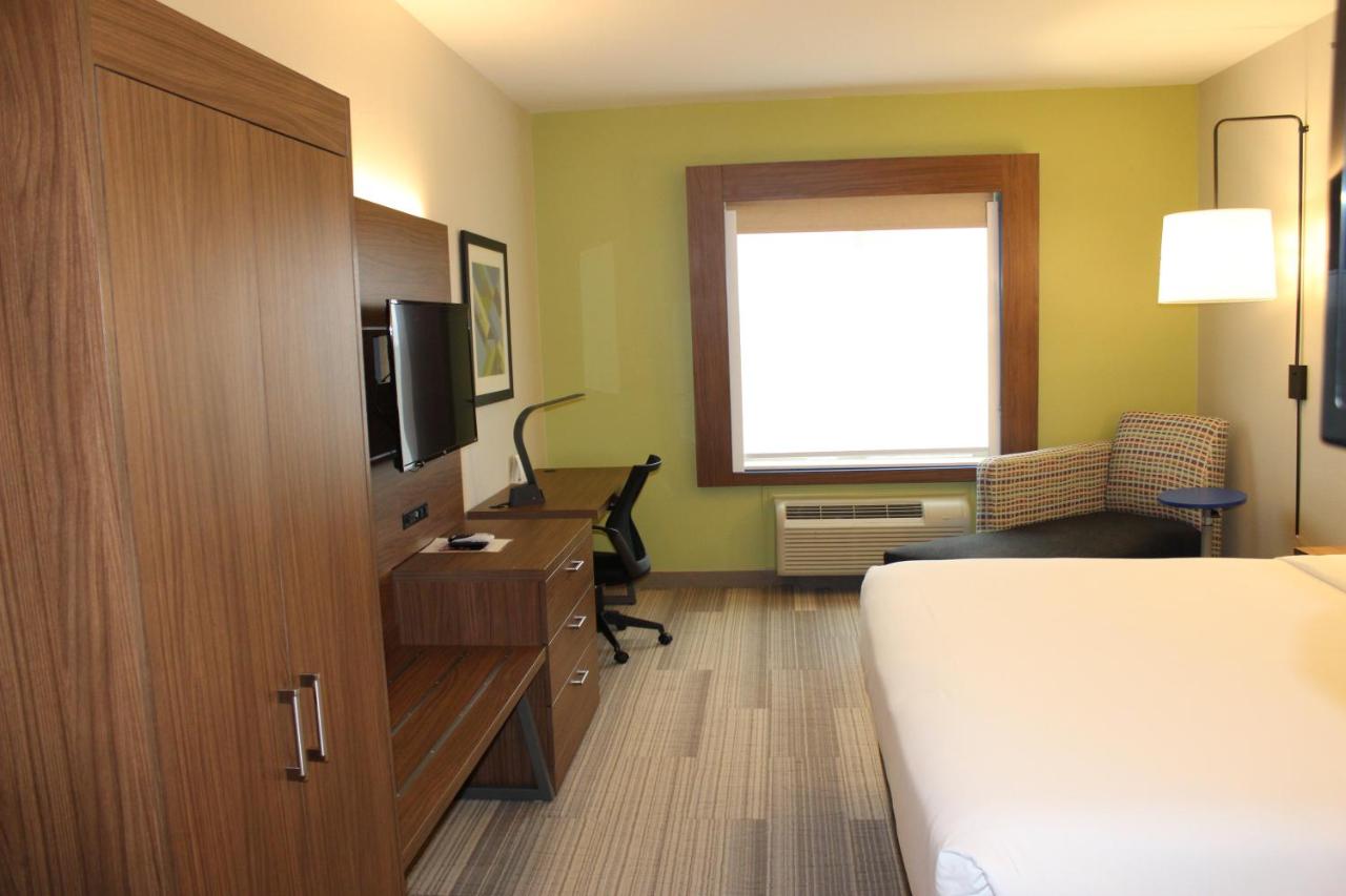  | Holiday Inn Express & Suites Mansfield