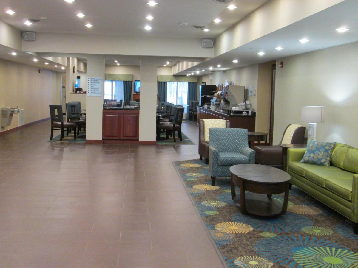 | Holiday Inn Express - Newell-Chester WV, an IHG Hotel