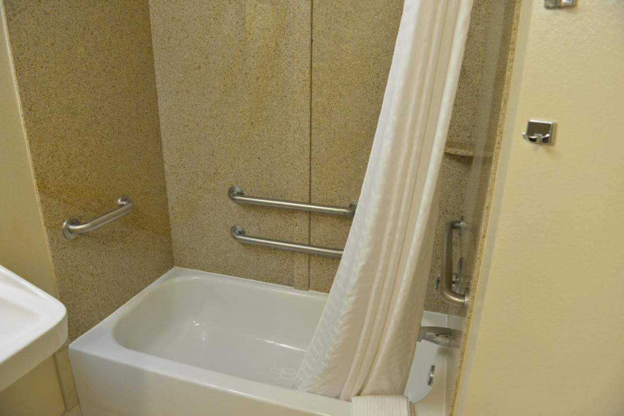 | Candlewood Suites Melbourne-Viera, an IHG Hotel