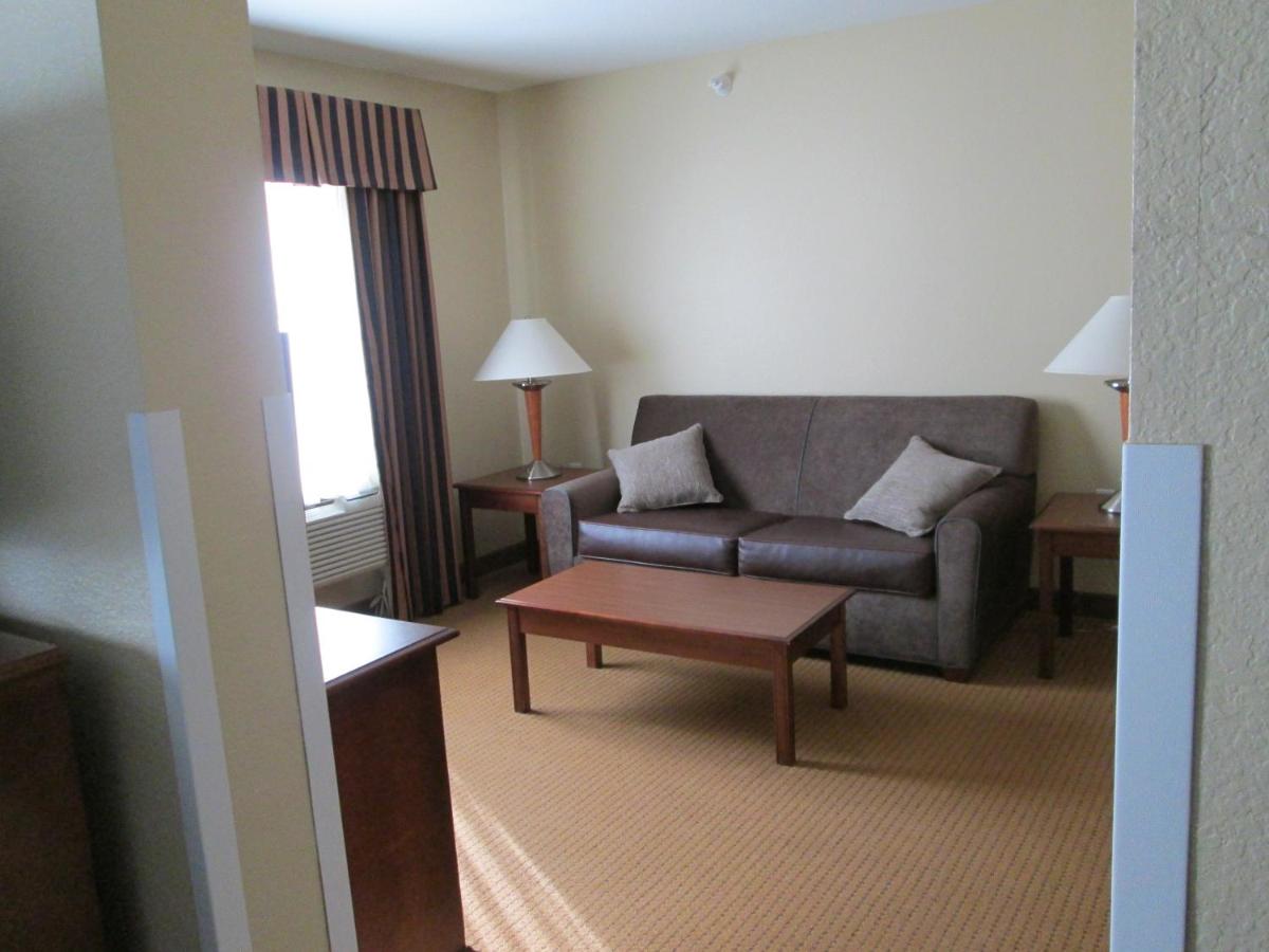 | Holiday Inn Express - Newell-Chester WV, an IHG Hotel