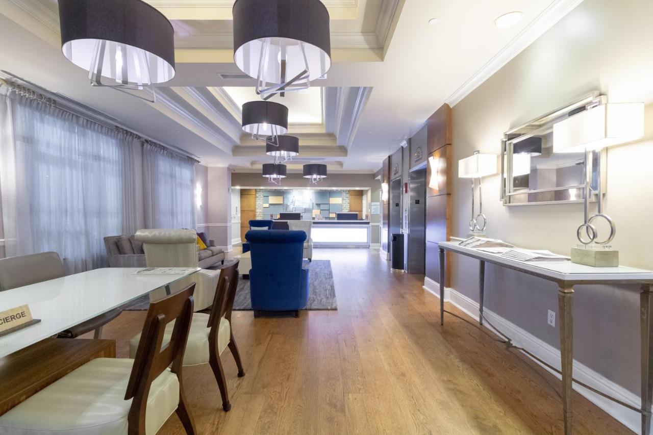 | Holiday Inn Express Savannah - Historic District, an IHG Hotel