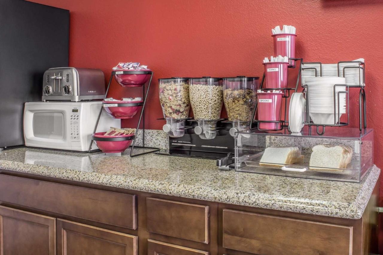  | Spencer Inn & Suites