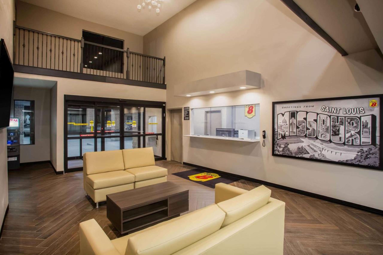 | Super 8 by Wyndham St. Louis North