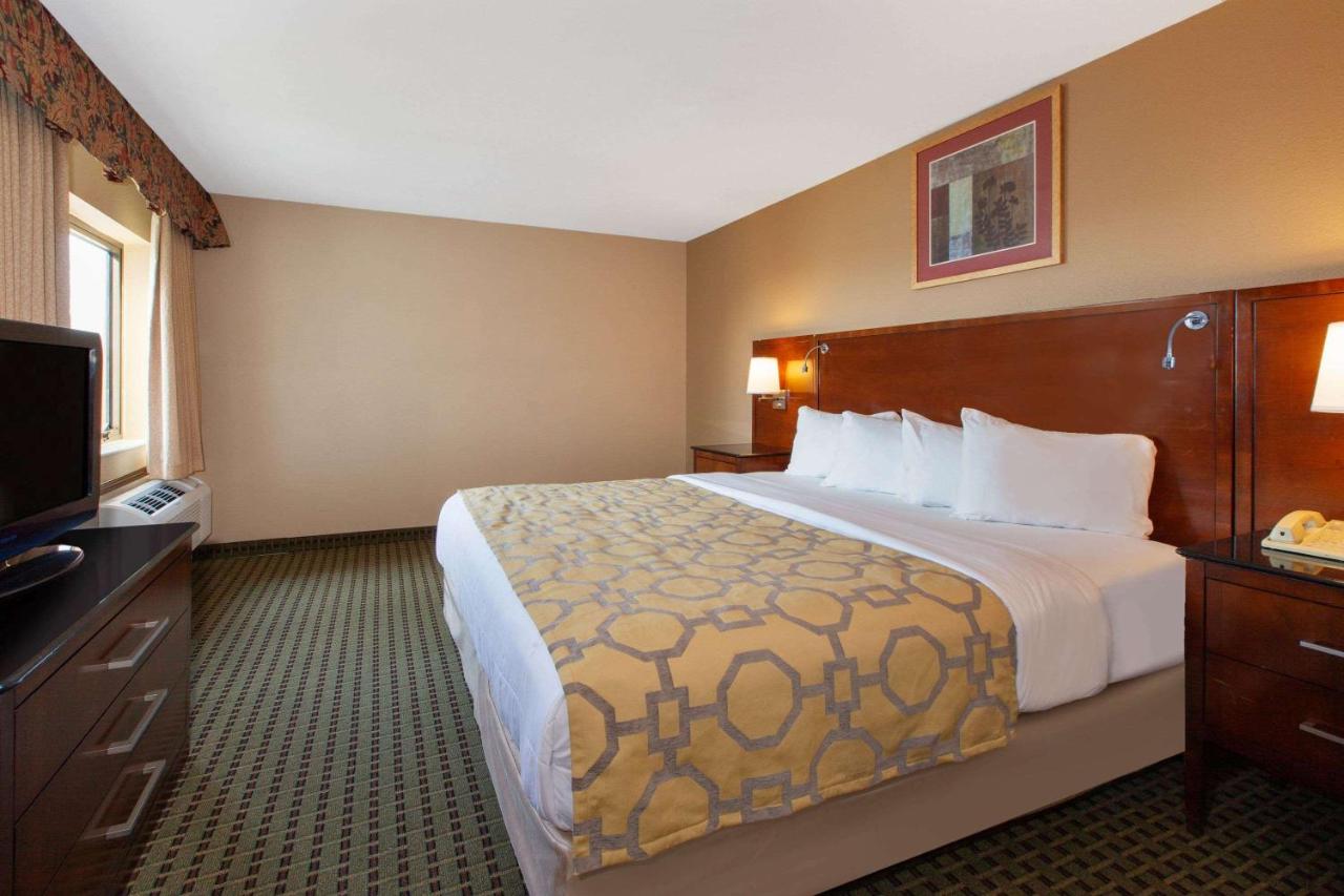 King Room at Baymont by Wyndham Franklin
