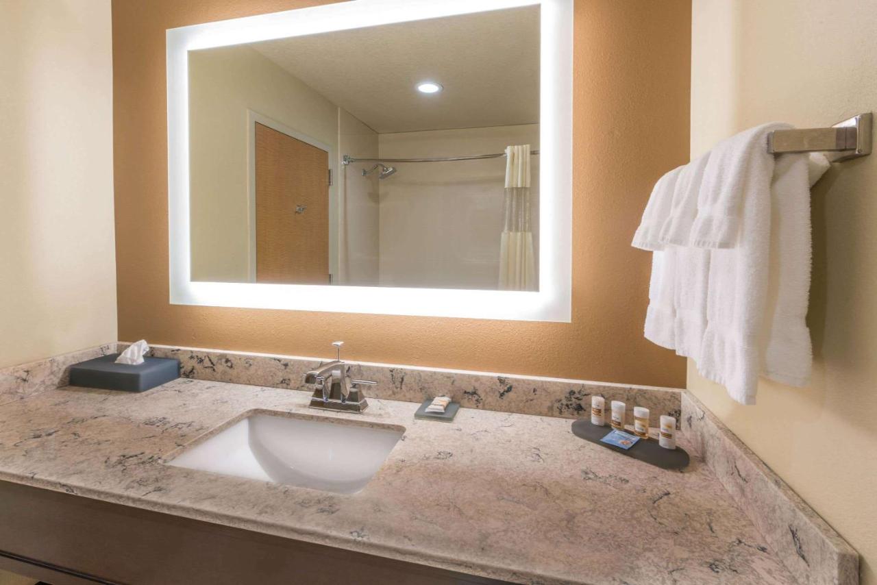 One-Bedroom King Suite - Non-Smoking at La Quinta Inn & Suites by Wyndham Idaho Falls/Ammon
