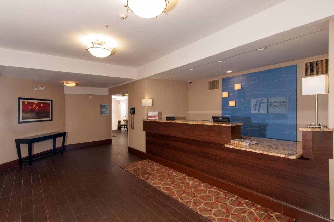 | Holiday Inn Express Vernon-Manchester, an IHG Hotel