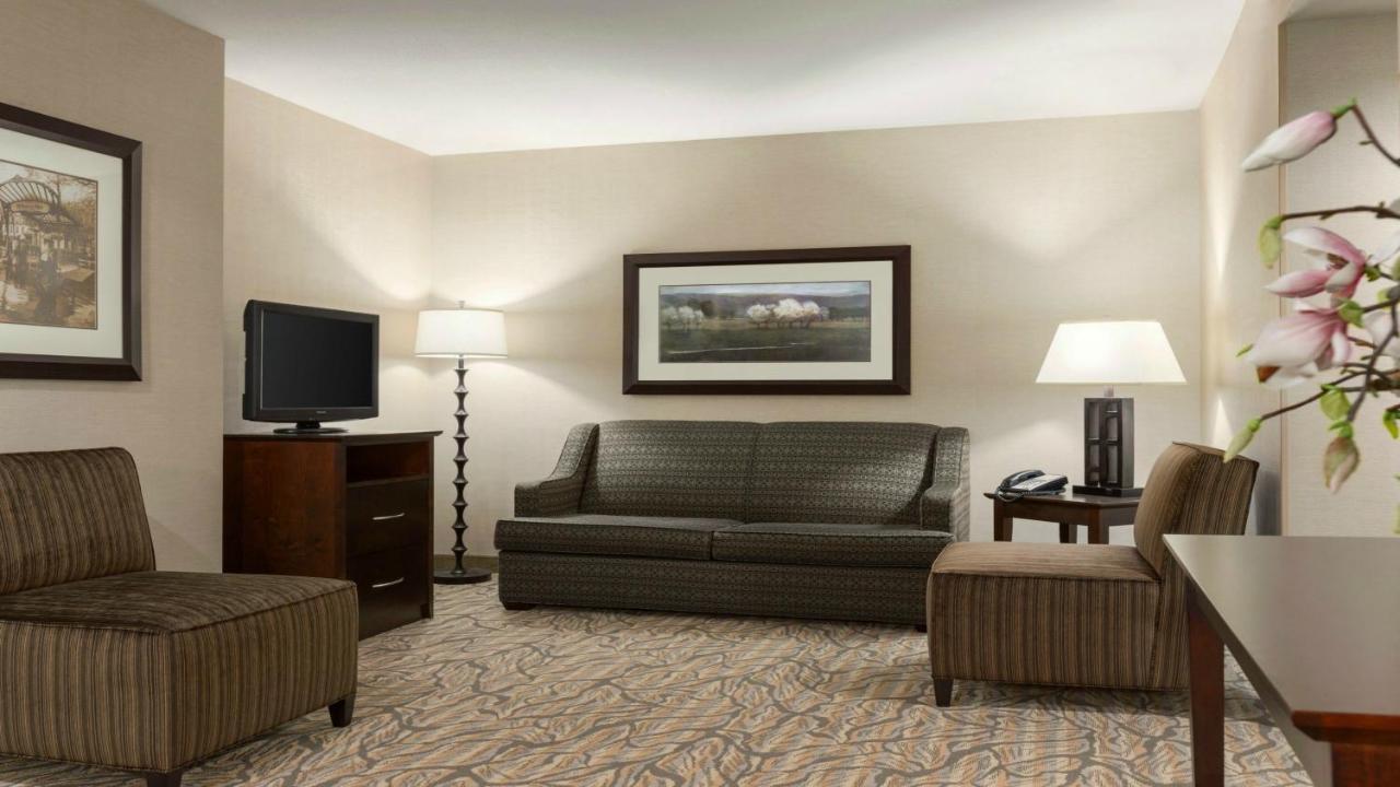 1 King and 2 Bedroom Suite Accessible at Holiday Inn Hotel & Suites Williamsburg-Historic Gateway, an IHG Hotel