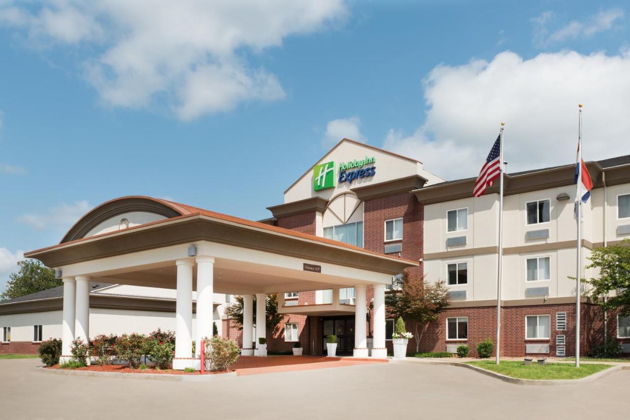 | Holiday Inn Express Warrenton, an IHG Hotel