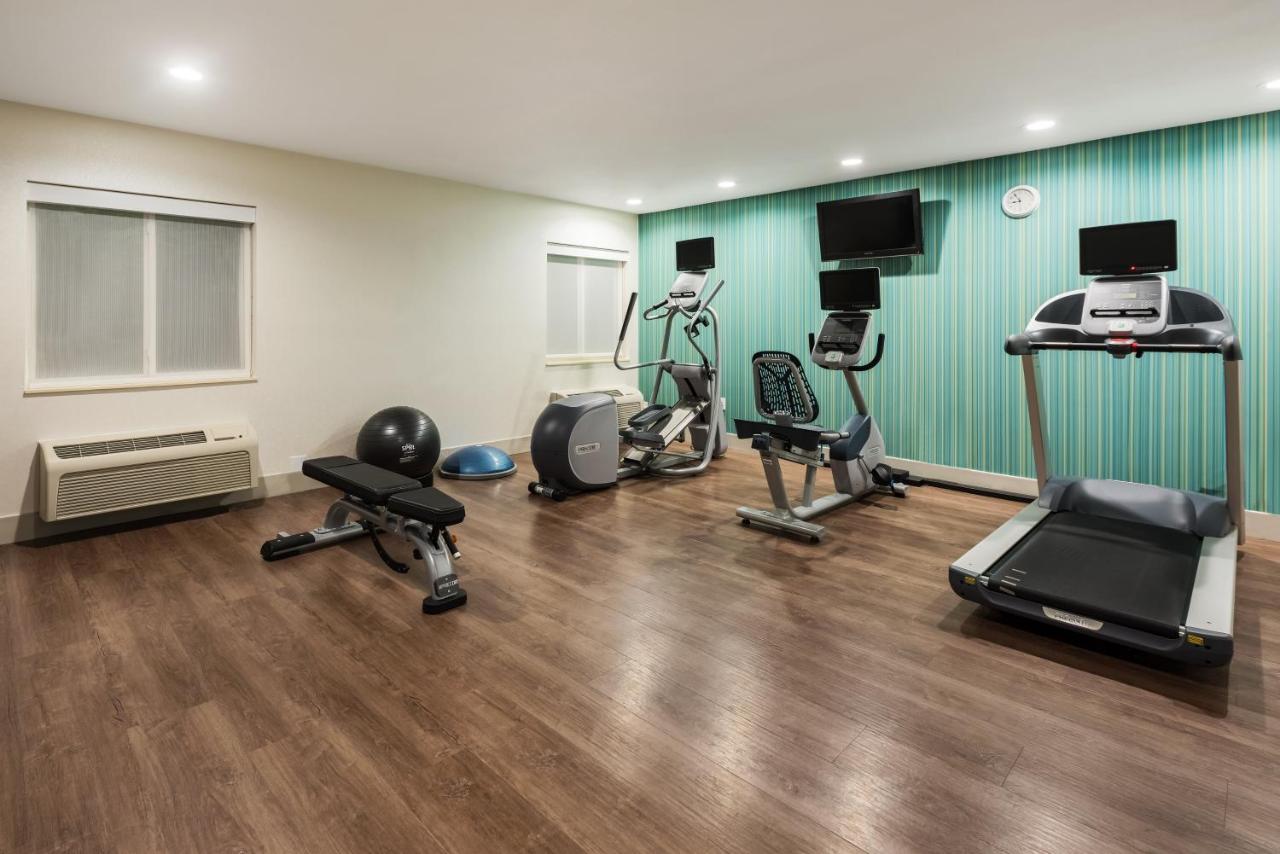 | Holiday Inn Express Warrenton, an IHG Hotel