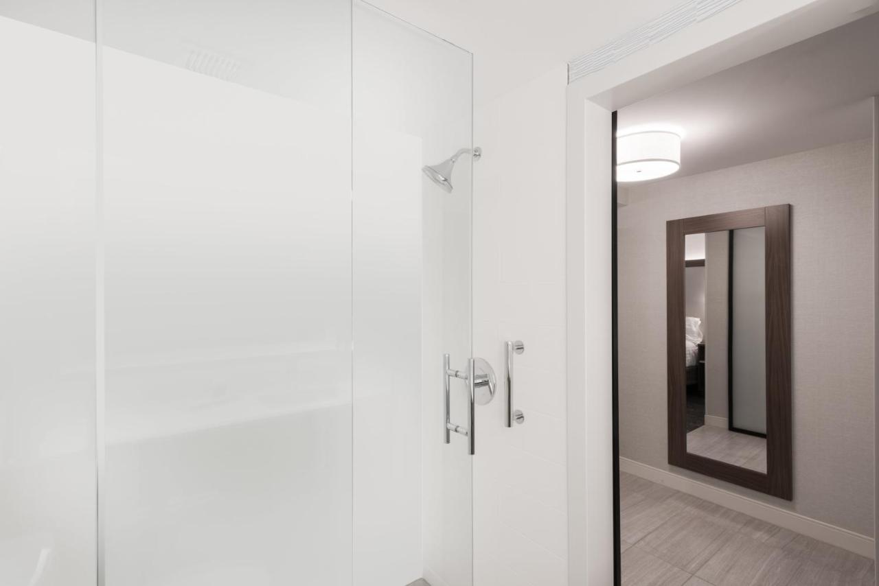 King Room - Non-Smoking at Holiday Inn Express Boston - Waltham by IHG