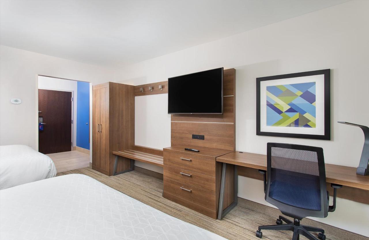 | Holiday Inn Express Williamsburg, an IHG Hotel