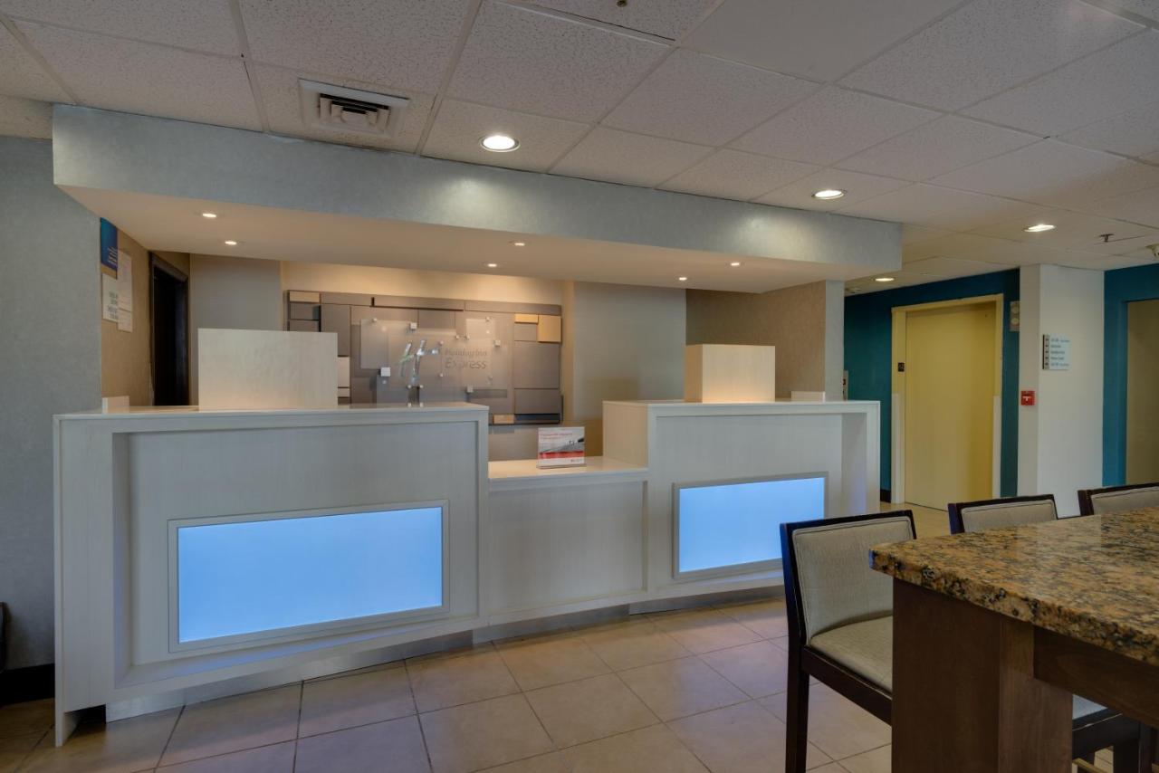  | Holiday Inn Express Washington DC East- Andrews AFB, an IHG Hotel