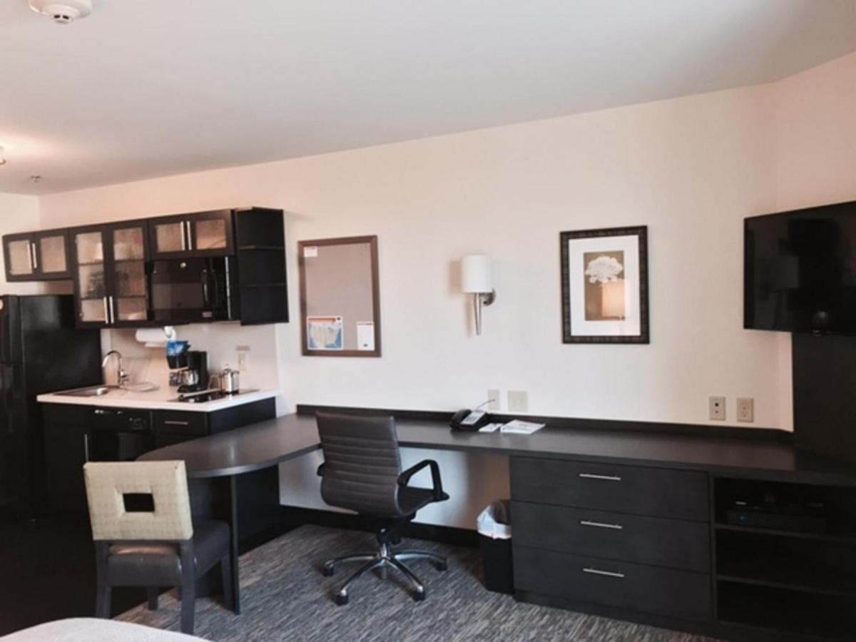 King Studio at Candlewood Suites Youngstown W I-80 Niles Area by IHG