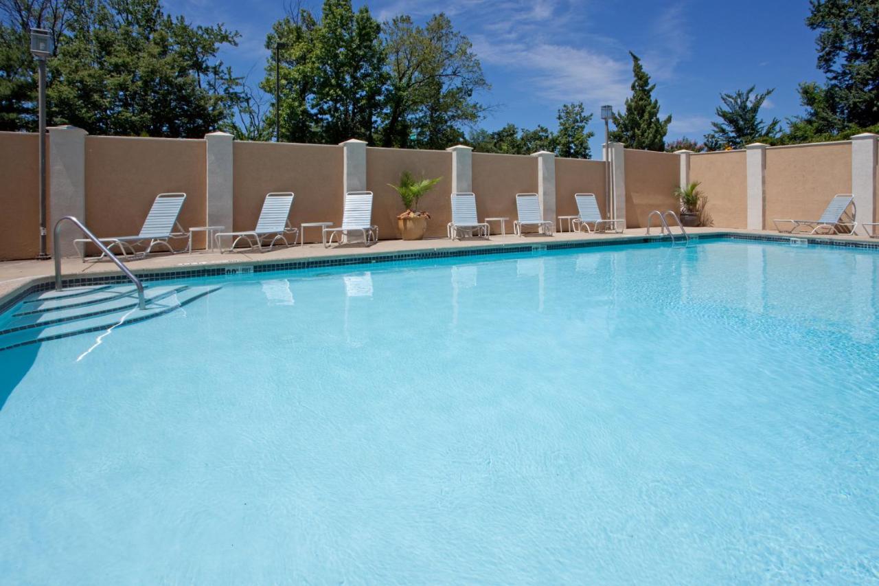  | Holiday Inn Express Washington DC East- Andrews AFB, an IHG Hotel