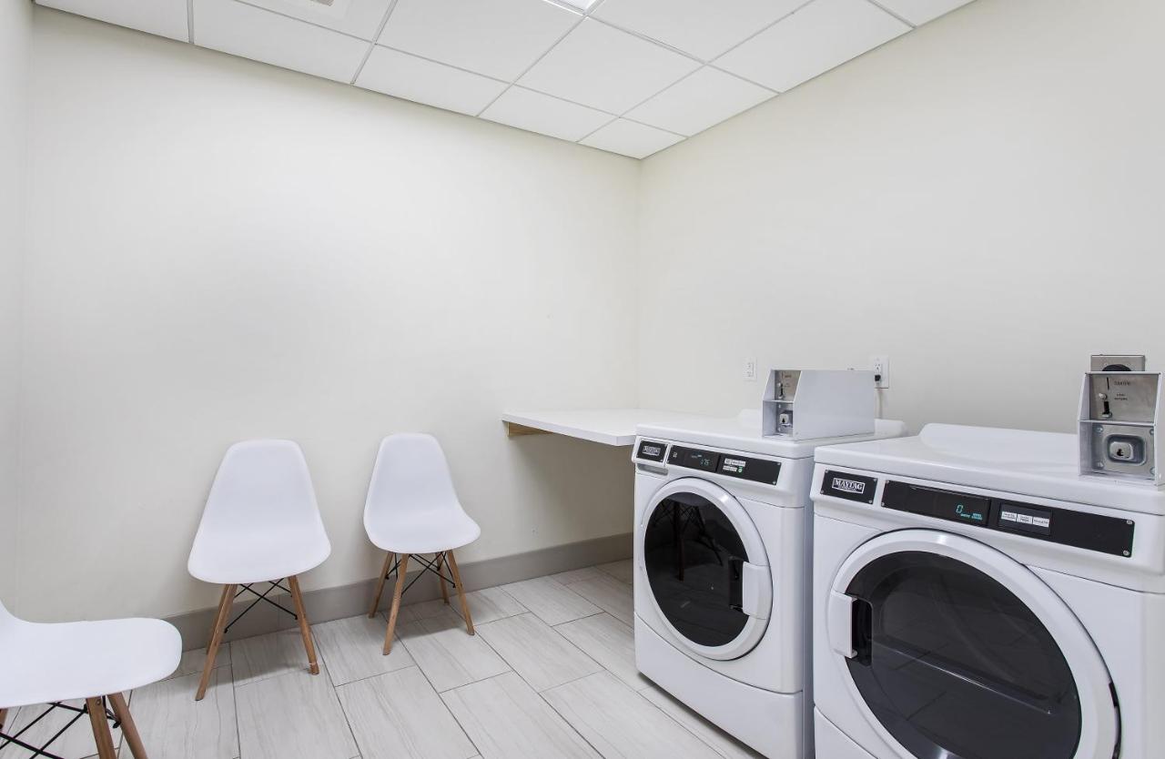 | Holiday Inn Express Williamsburg, an IHG Hotel