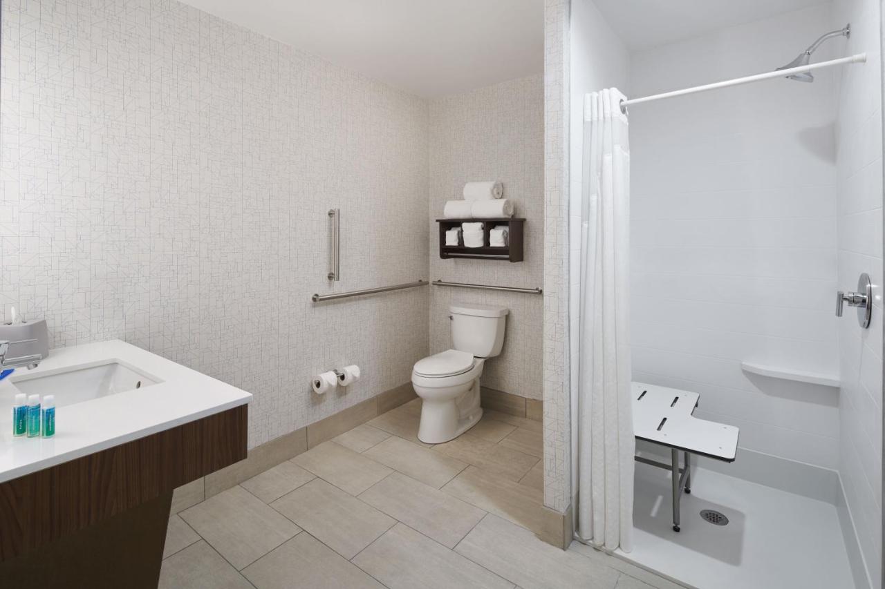 | Holiday Inn Express - Richmond Downtown, an IHG Hotel