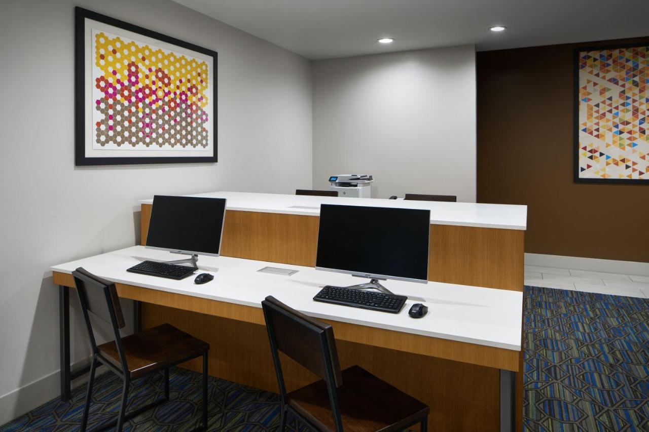| Holiday Inn Express - Richmond Downtown, an IHG Hotel
