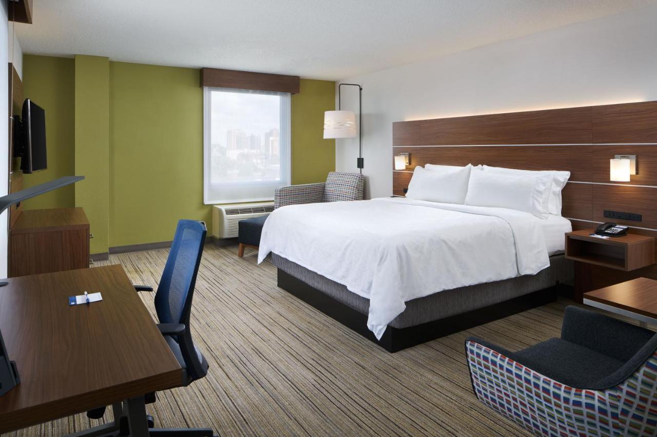 | Holiday Inn Express - Richmond Downtown, an IHG Hotel
