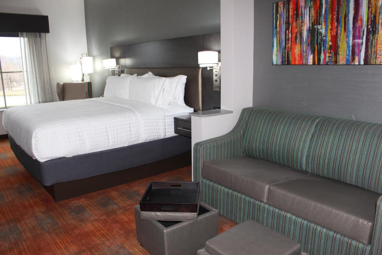 Suite - Mobility Access/Hearing Accessible at Holiday Inn Express & Suites Shawnee-Kansas City West by IHG