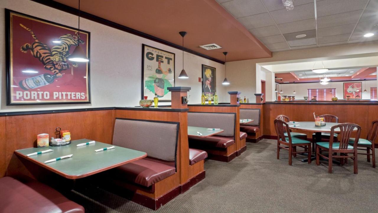 | Holiday Inn Hotel & Suites Overland Park-West, an IHG Hotel