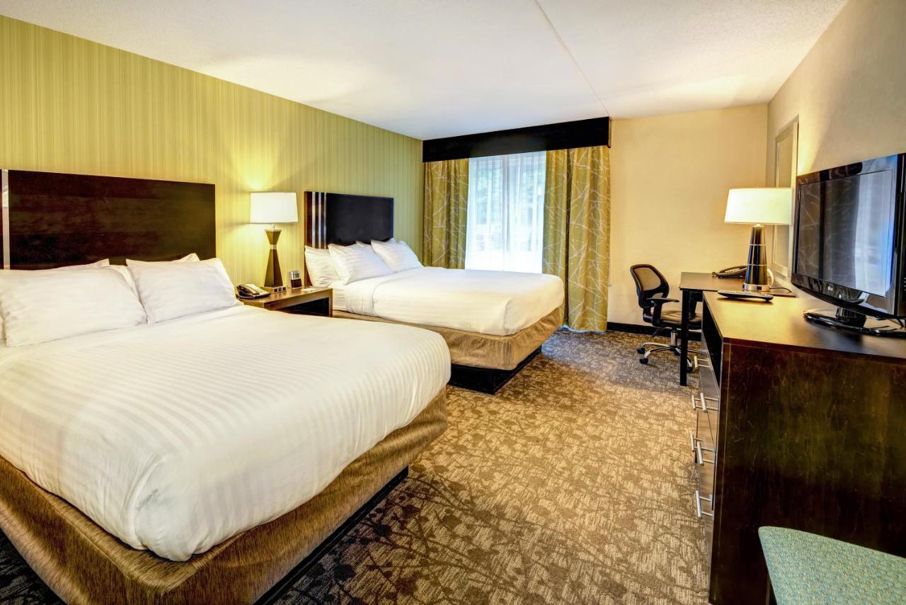  | Holiday Inn Express Hotel of Neptune