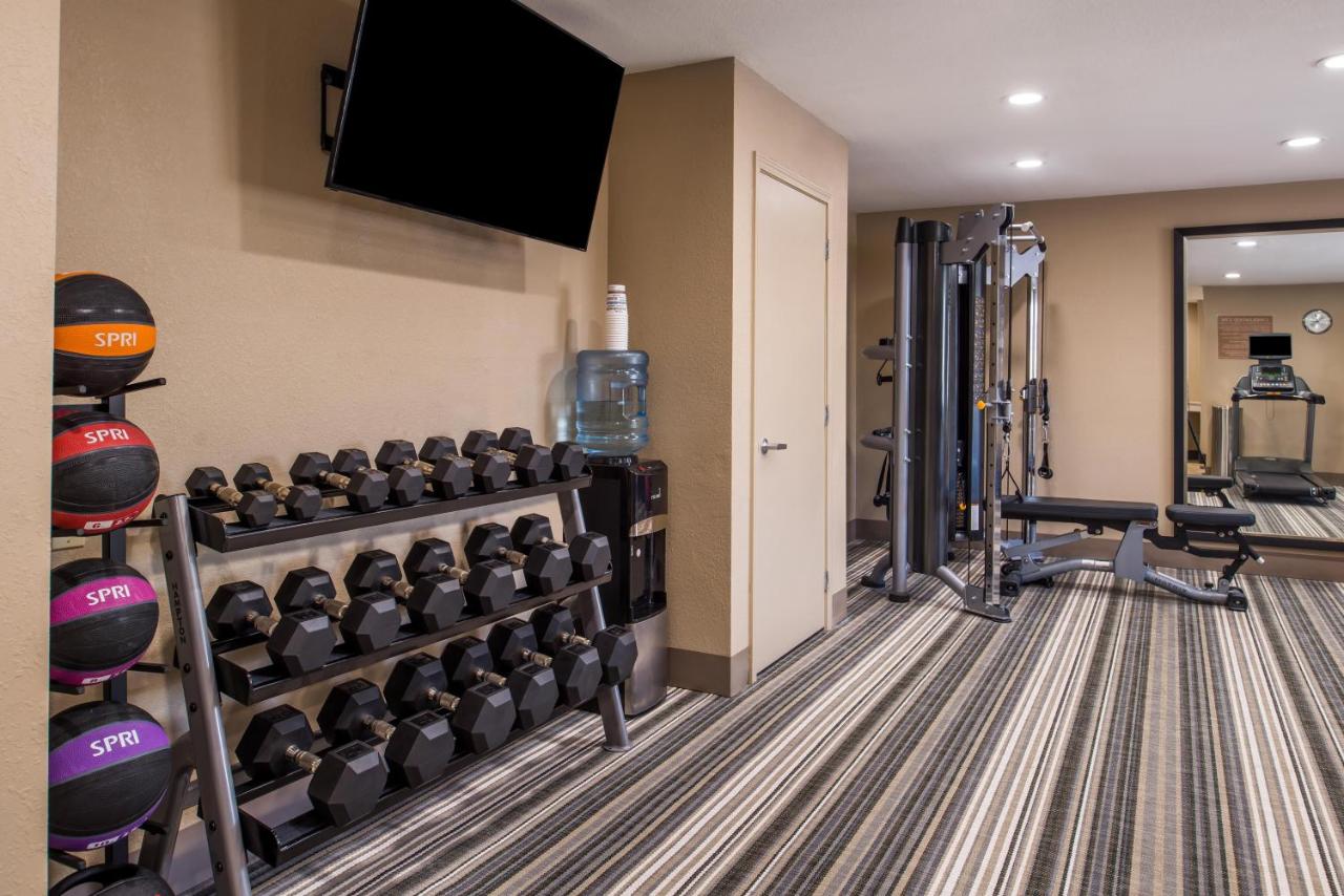 | Candlewood Suites Kansas City, an IHG Hotel