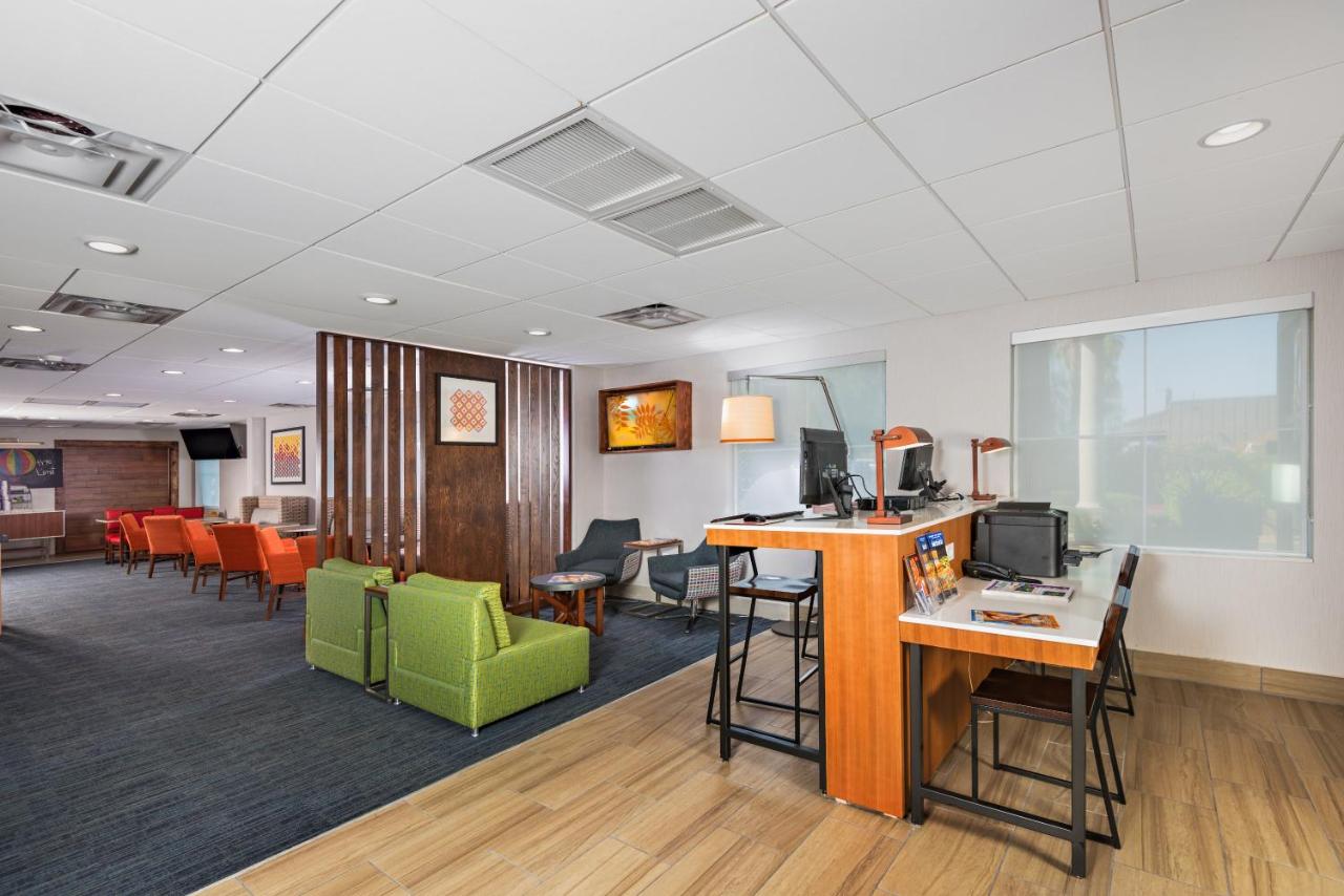  | Holiday Inn Express Peoria North - Glendale, an IHG Hotel