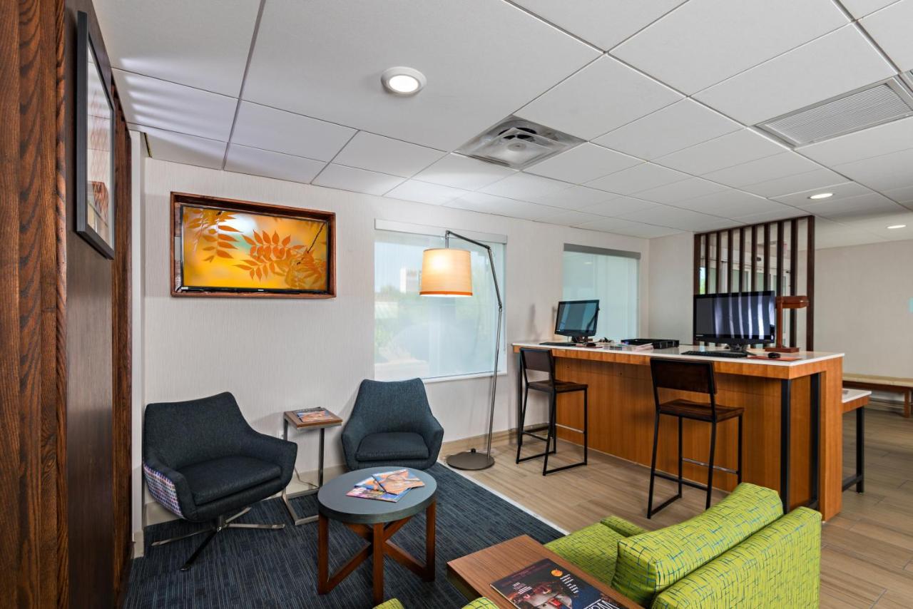  | Holiday Inn Express Peoria North - Glendale, an IHG Hotel