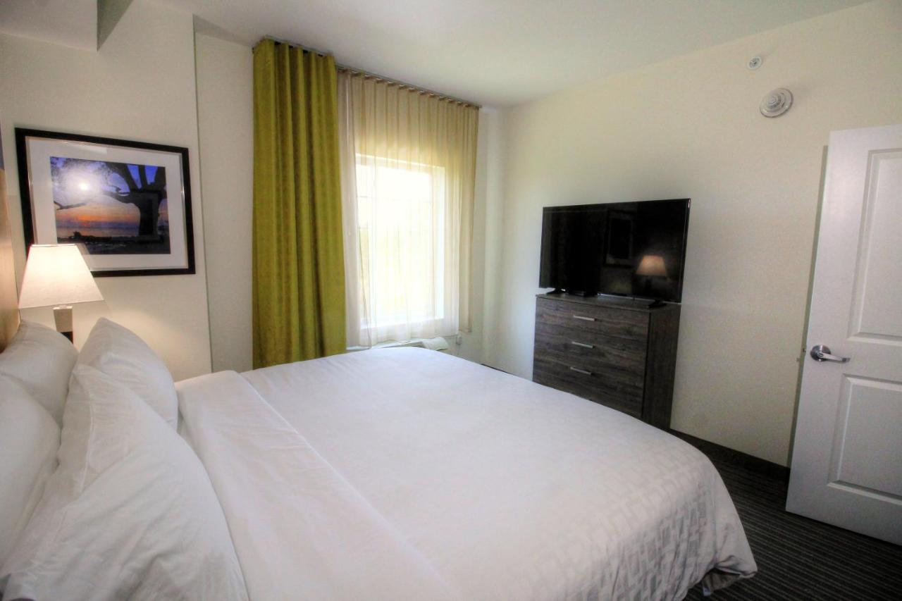 One-Bedroom King Suite - Non-Smoking at Candlewood Suites Memphis East by IHG