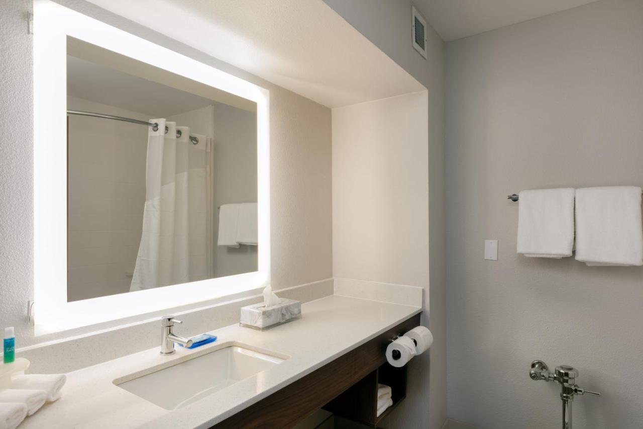 Queen Room with Two Queen Beds - Non-Smoking at Holiday Inn Express & Suites Milton East I-10 by IHG
