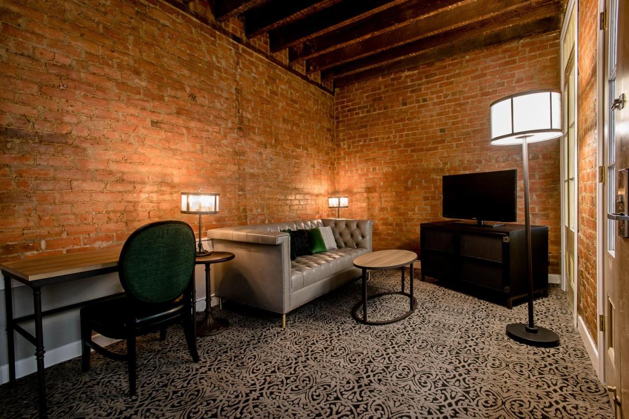 | Holiday Inn FRENCH QUARTER-CHATEAU LEMOYNE, an IHG Hotel