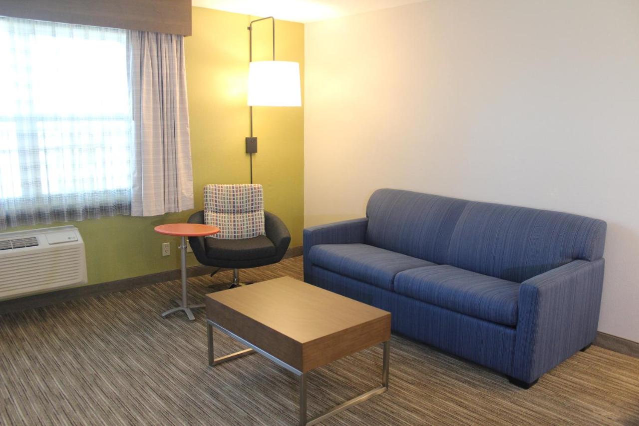 King Suite - Non-Smoking at Holiday Inn Express & Suites Camarillo by IHG