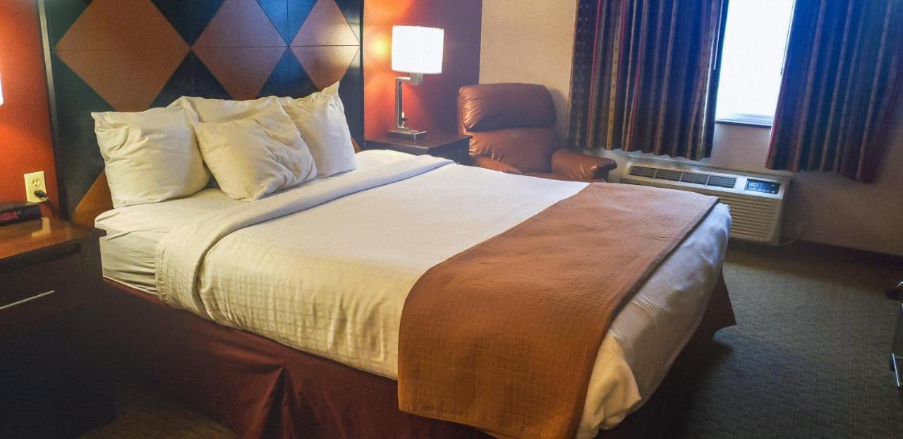 King Room - Non-Smoking at Inn America - Lewiston