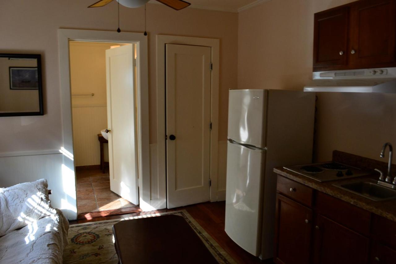 | Guerneville Lodge