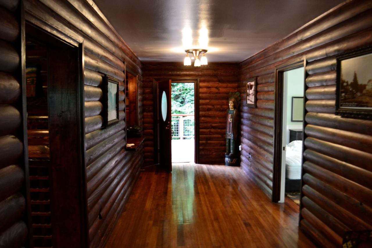 | Guerneville Lodge