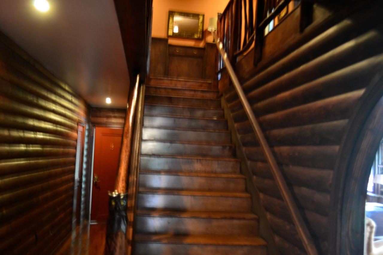 | Guerneville Lodge