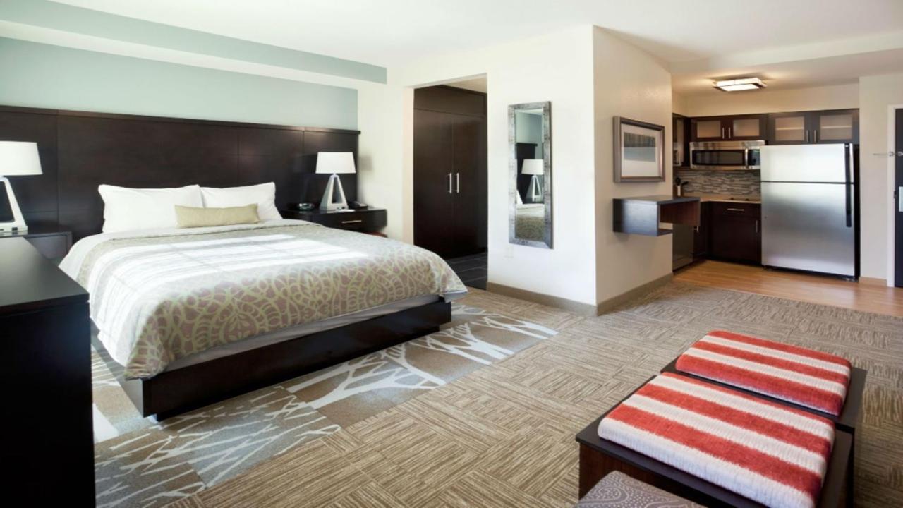 | Staybridge Suites - Pittsburgh-Cranberry Township, an IHG Hotel
