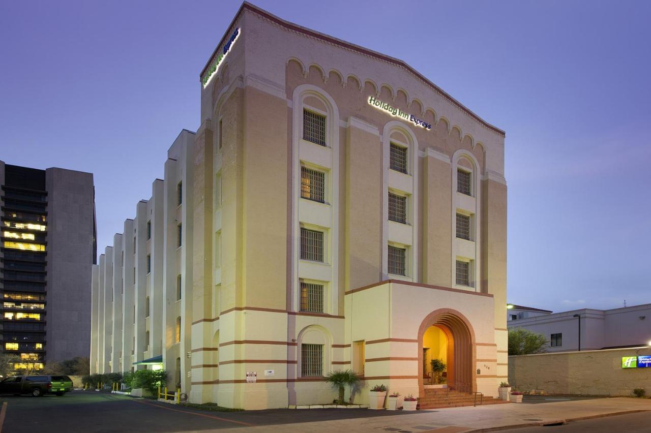  | Holiday Inn Express San Antonio North Riverwalk Area, an IHG Hotel