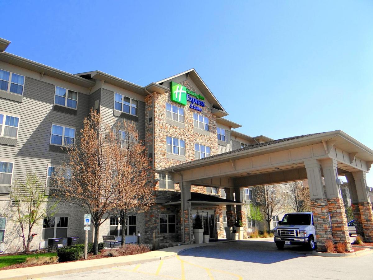  | Holiday Inn Express & Suites Chicago West-Roselle