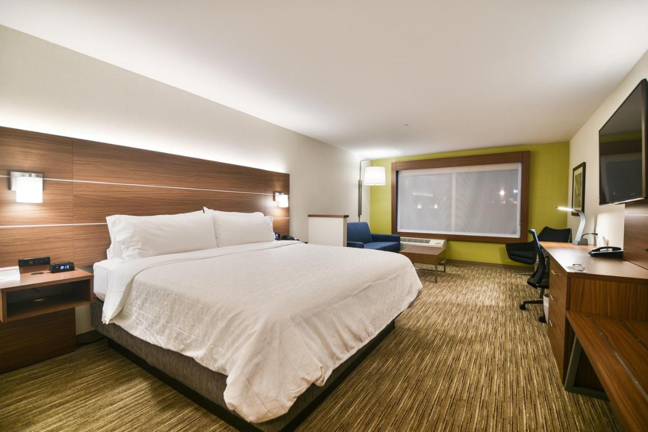 King Suite - Non-Smoking at Holiday Inn Express and Suites-Lehi - Thanksgiving Point by IHG