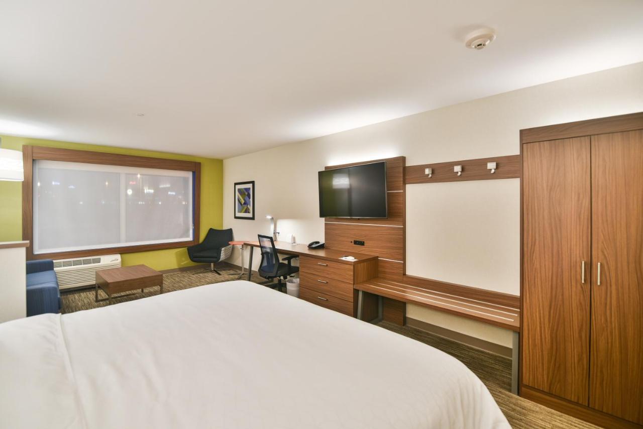 King Suite - Non-Smoking at Holiday Inn Express and Suites-Lehi - Thanksgiving Point by IHG