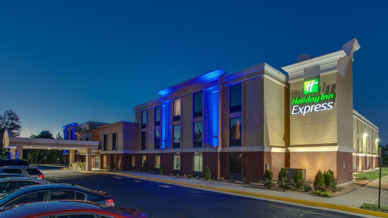 | Holiday Inn Express Hotel & Suites Midlothian Turnpike, an IHG Hotel