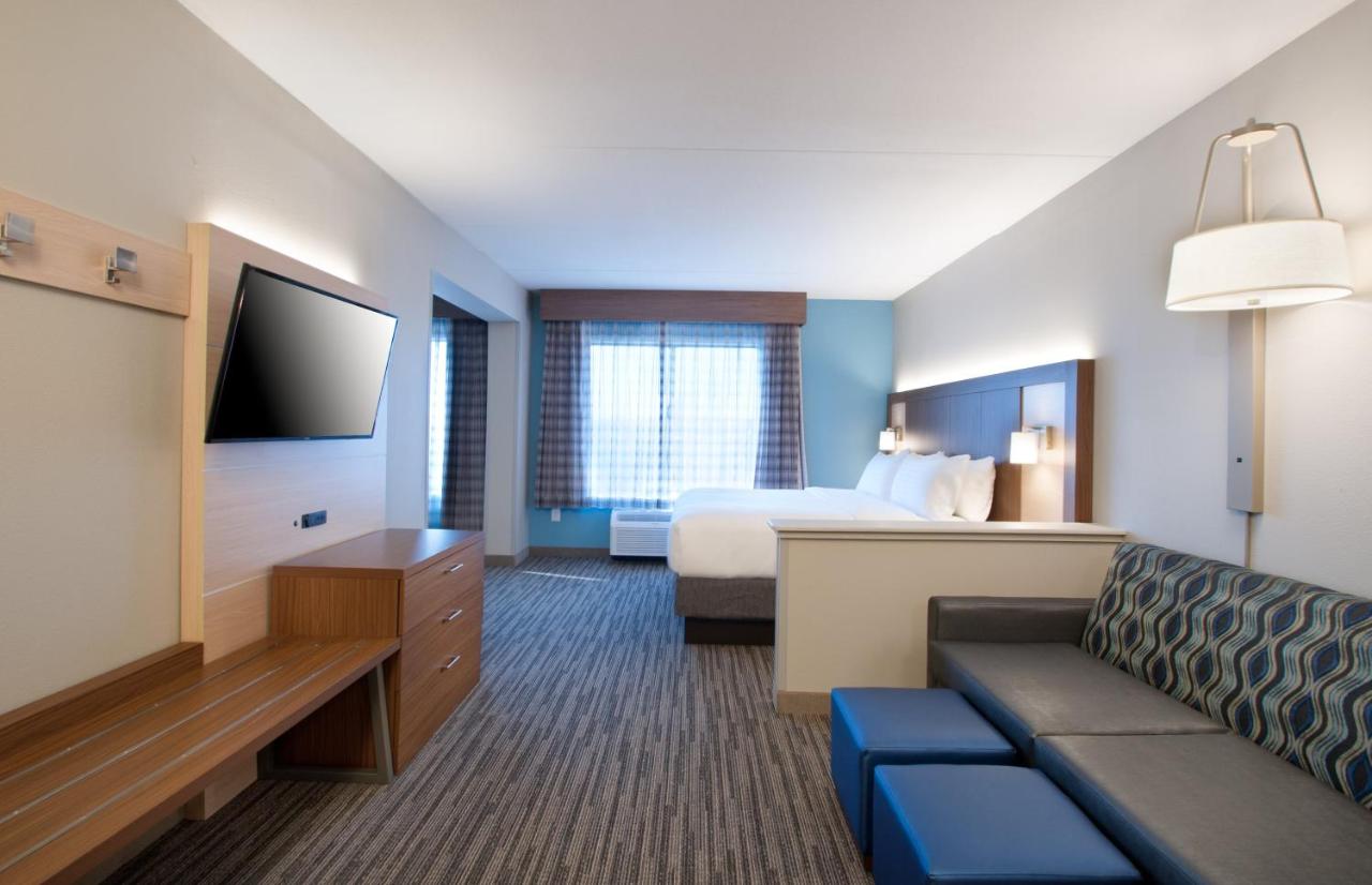 One-Bedroom Suite at Holiday Inn Express Quantico - Stafford by IHG