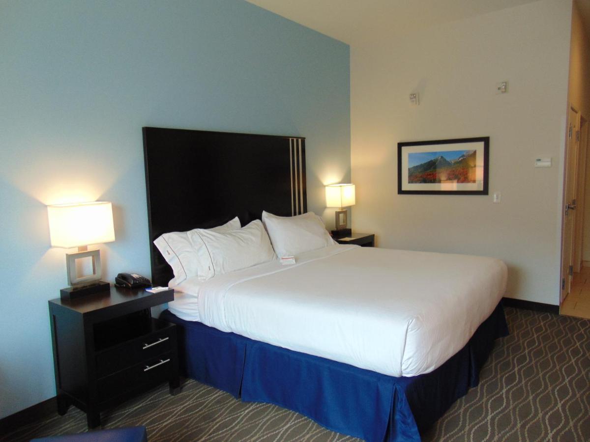 King Room at Holiday Inn Express & Suites Springville-South Provo Area by IHG