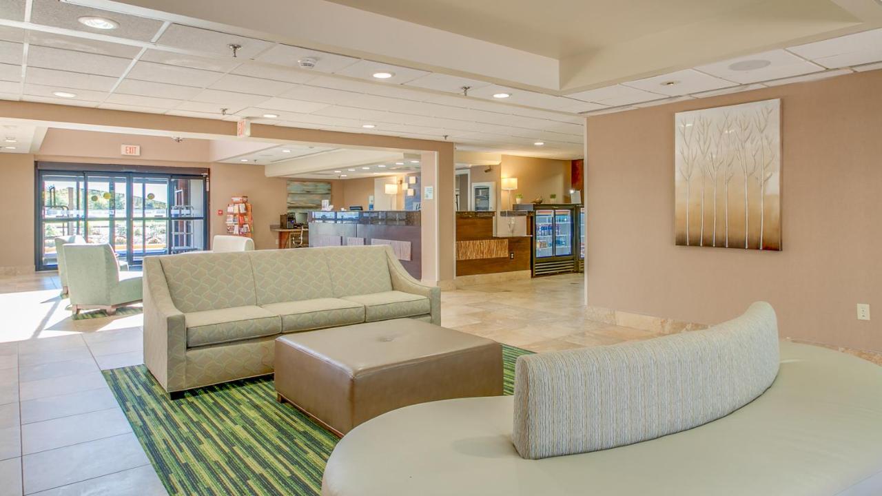 | Holiday Inn Express Hotel & Suites Midlothian Turnpike, an IHG Hotel