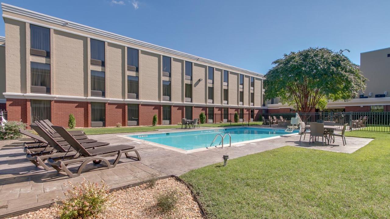 | Holiday Inn Express Hotel & Suites Midlothian Turnpike, an IHG Hotel