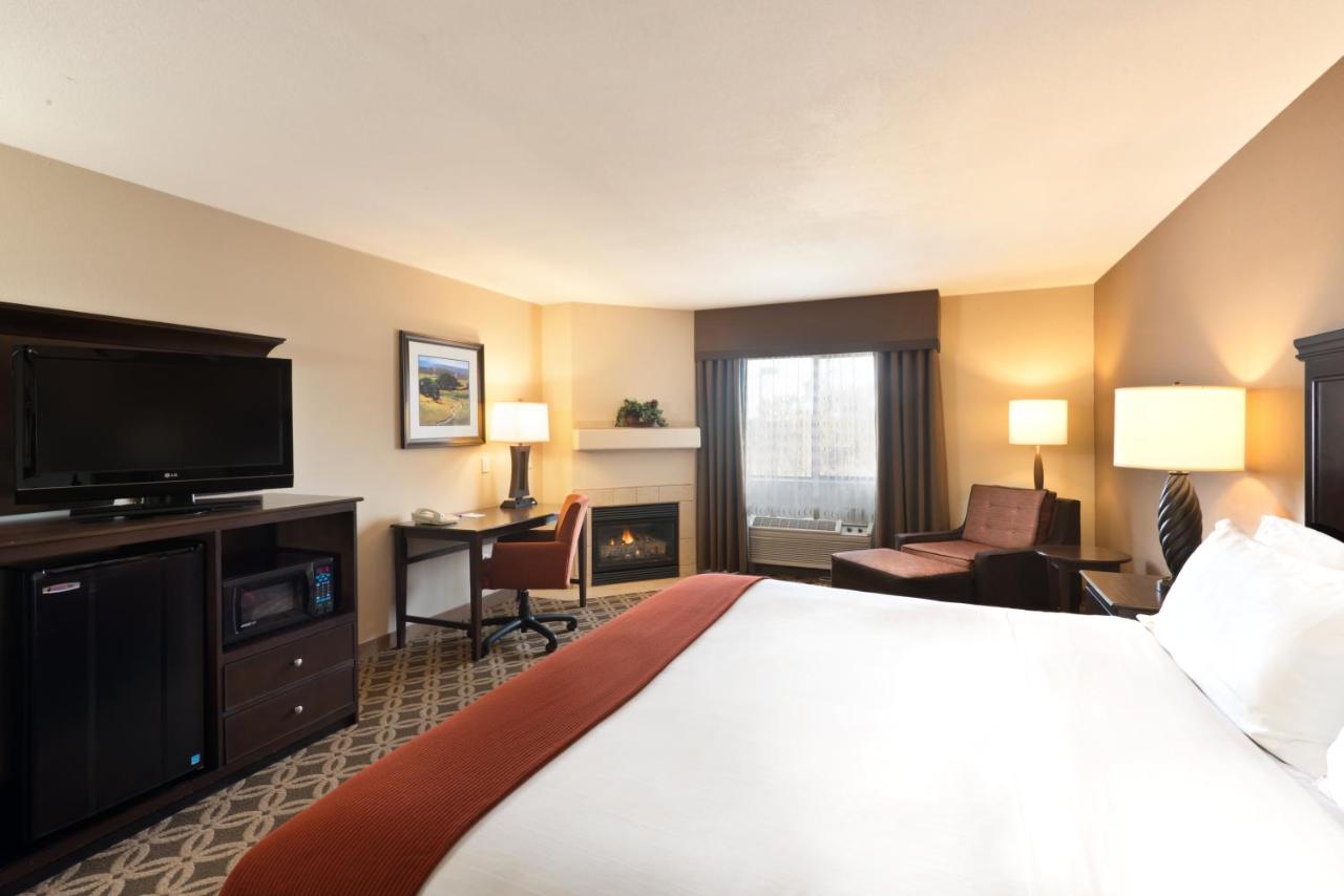 Executive King Room - Non-Smoking at Holiday Inn Express Show Low by IHG