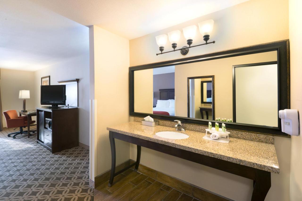 Queen Room with Two Queen Beds - Disability Access/Non-Smoking at Holiday Inn Express Show Low by IHG